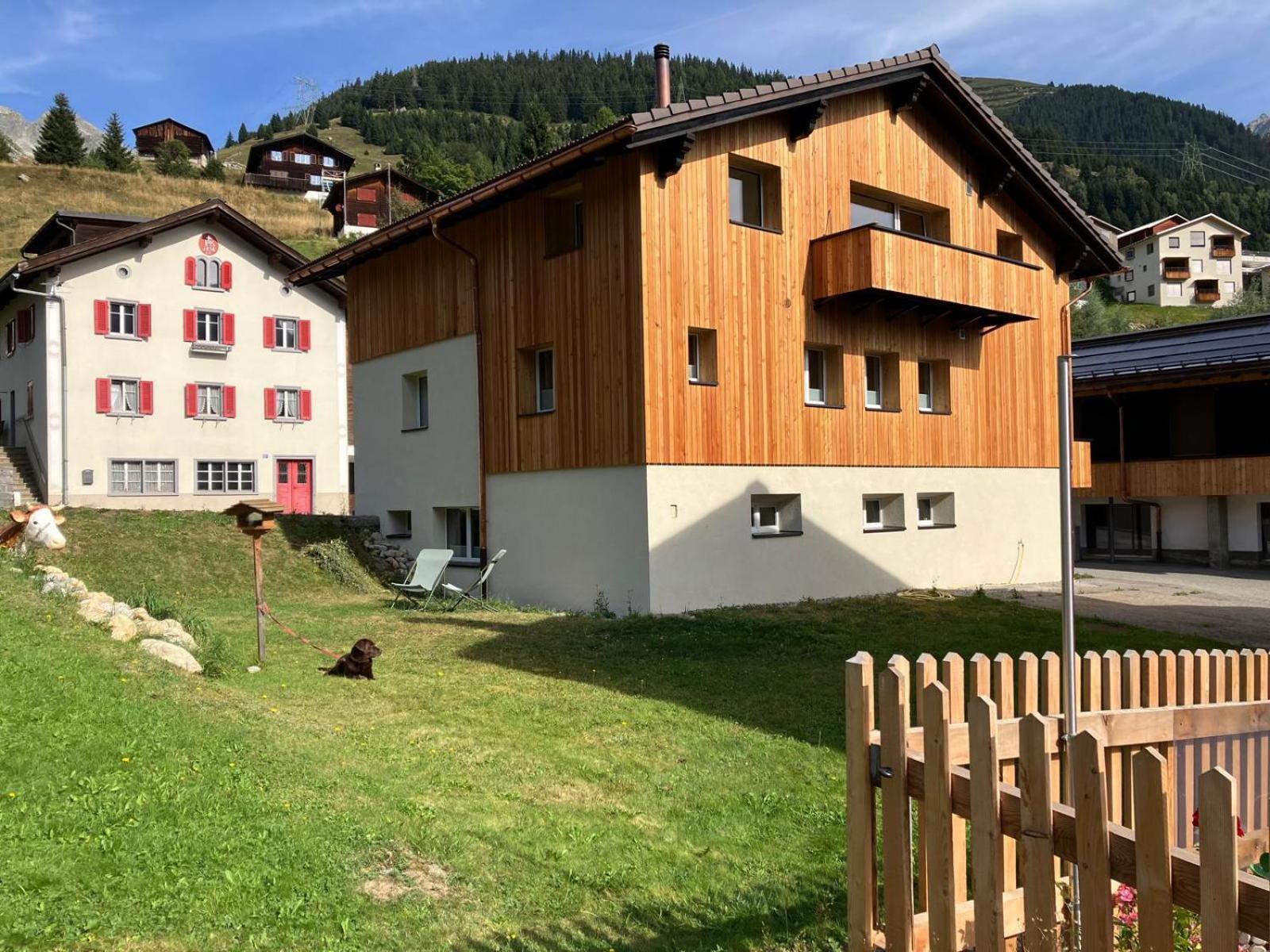 Yeti Lodge Sedrun Exterior photo